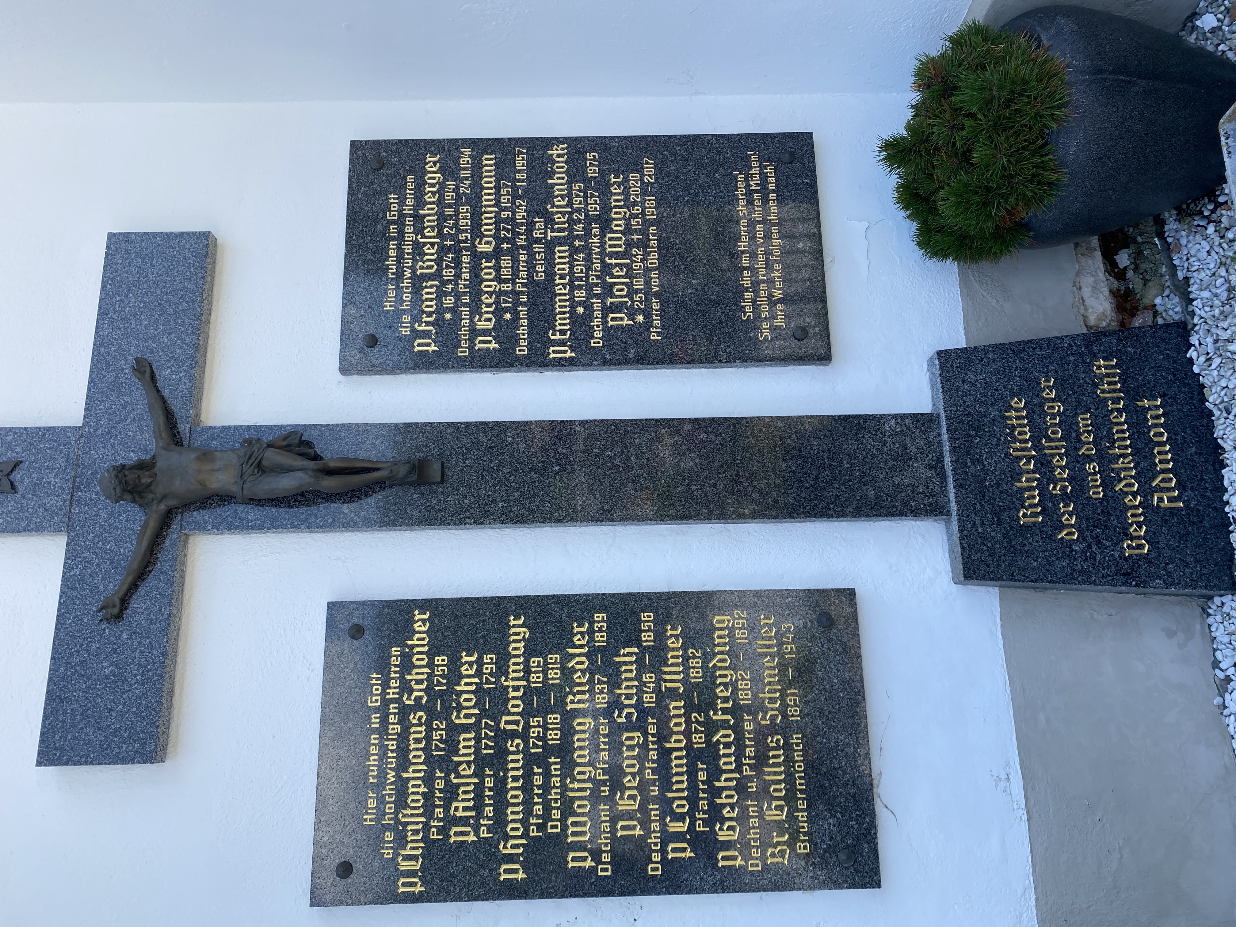 Priestergrab St. Gallen / Pater Ulrich Diel OSB