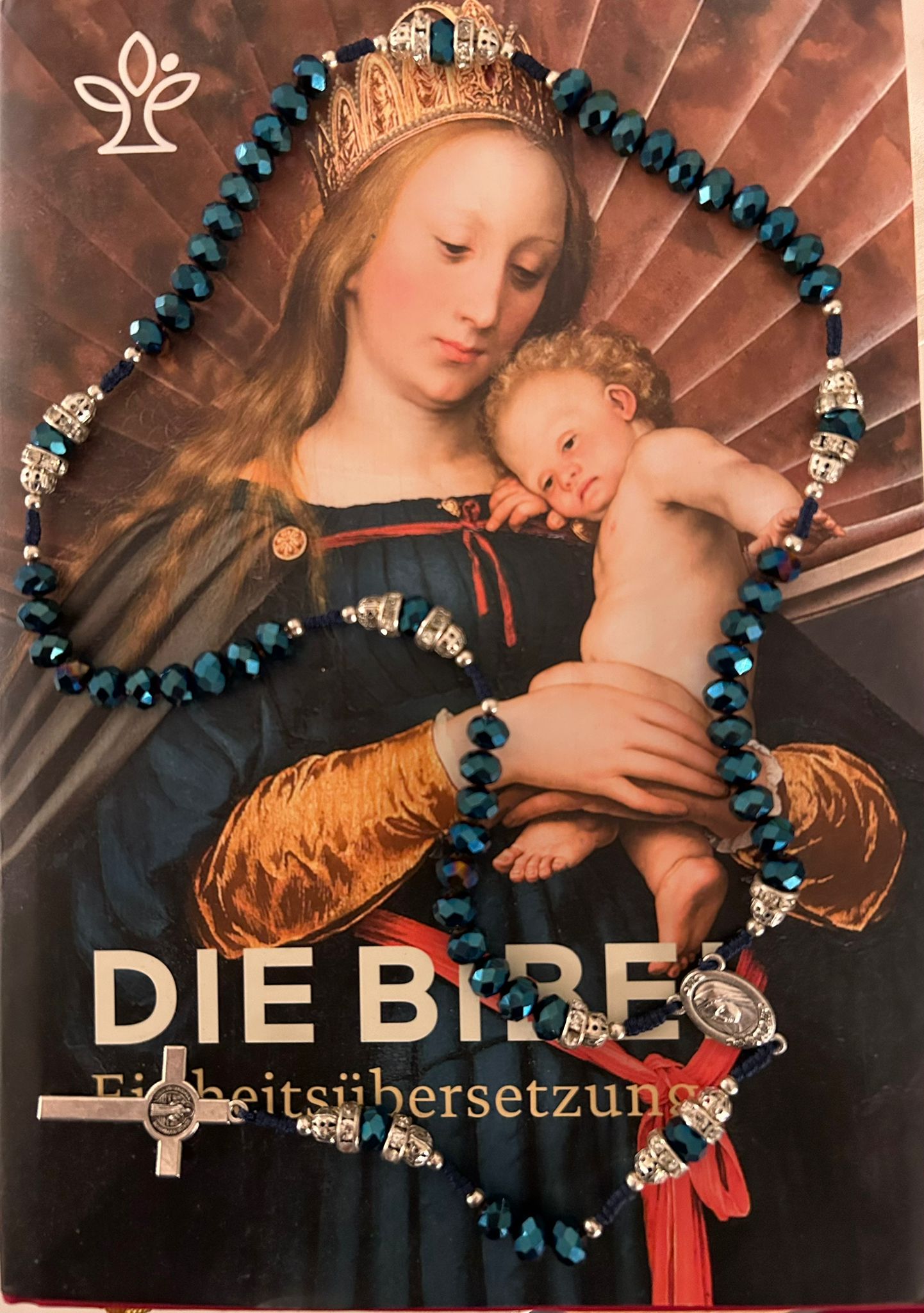 Bibel und Rosenkranz / Bettina Gölles